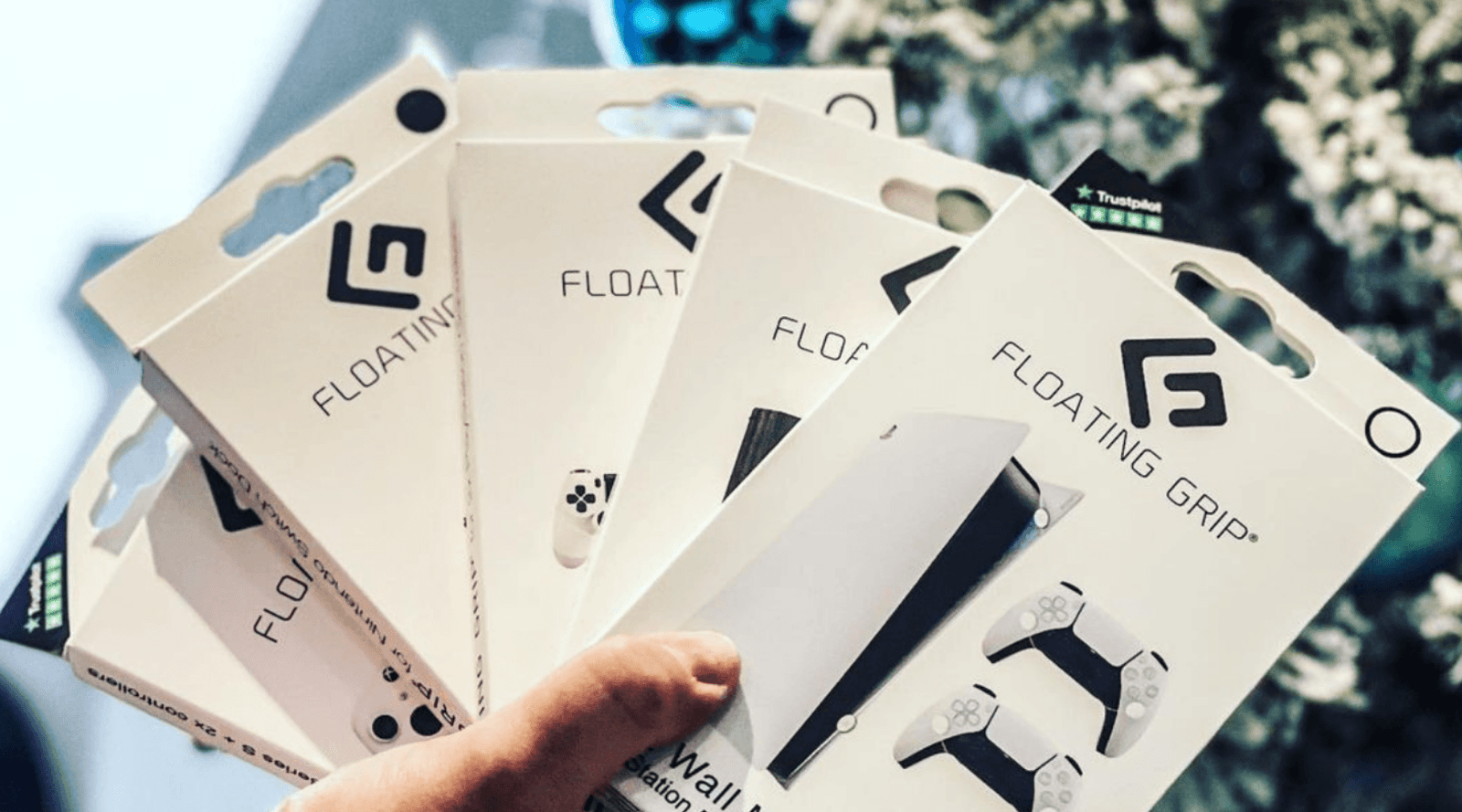 Elevate Their Gaming Wonderland: The Ultimate Christmas Gift Idea for Gamers in 2023 - FLOATING GRIP