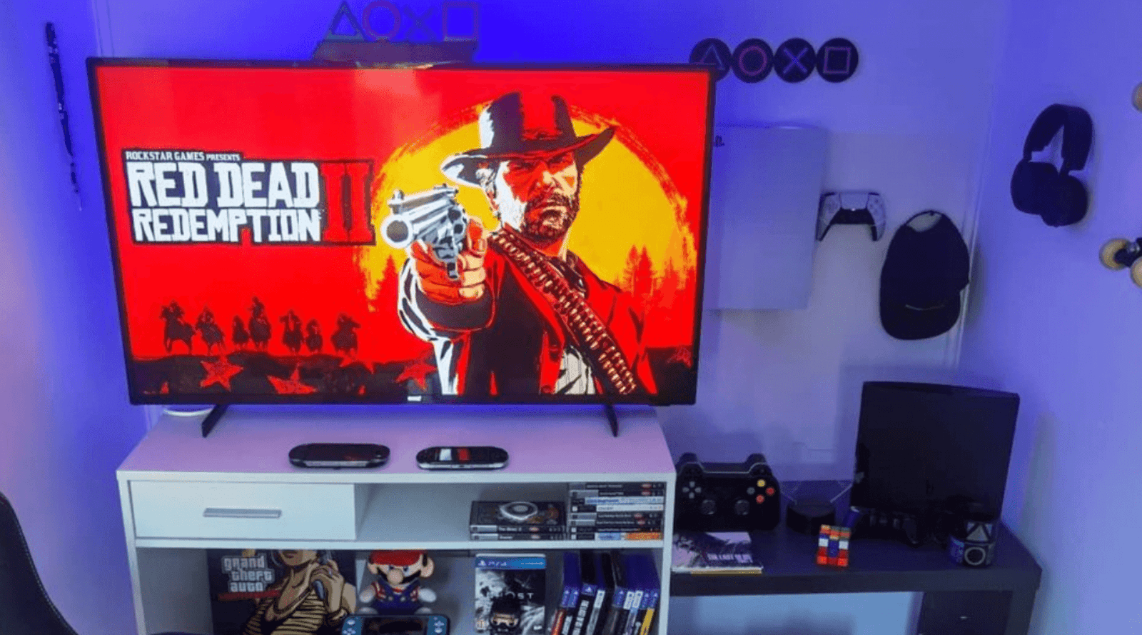 Gamer's Paradise: Designing a Multi-Functional Room for Gaming and Entertainment - FLOATING GRIP