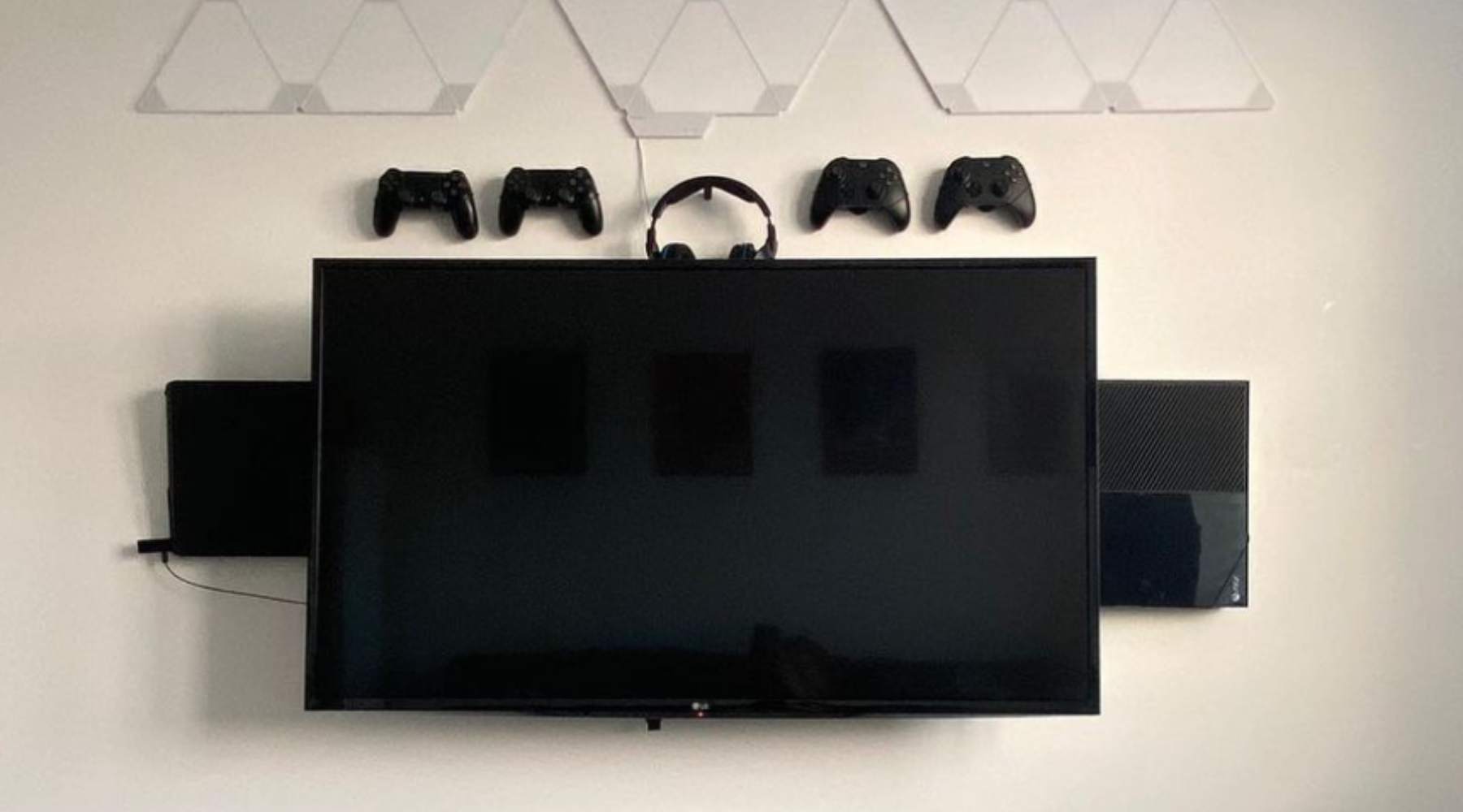 Elevating Your Gaming Setup: The Unrivaled Benefits of Choosing FLOATING GRIP Wall Mounts